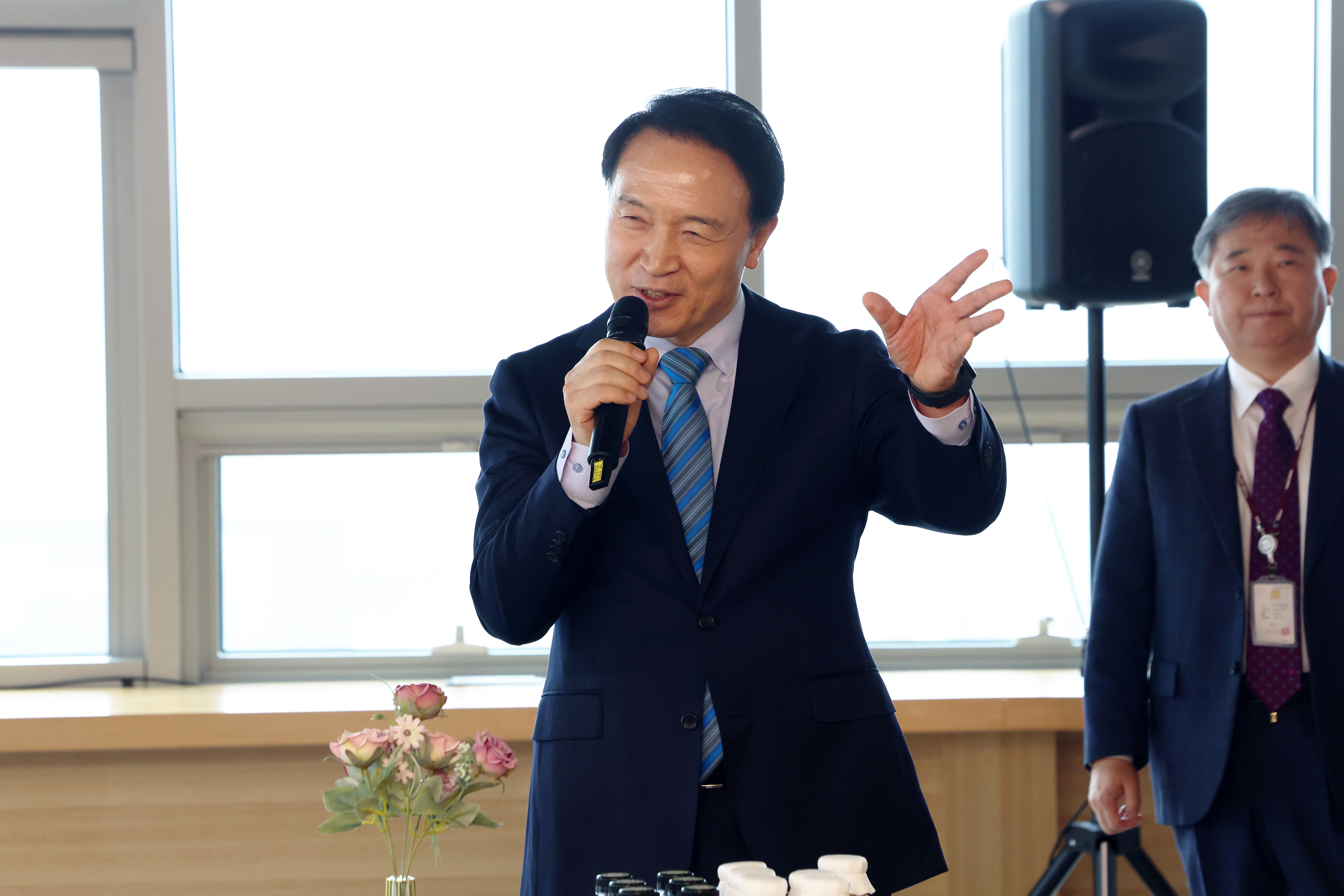 새해 직원 소통 스탠딩 차담회1 이미지