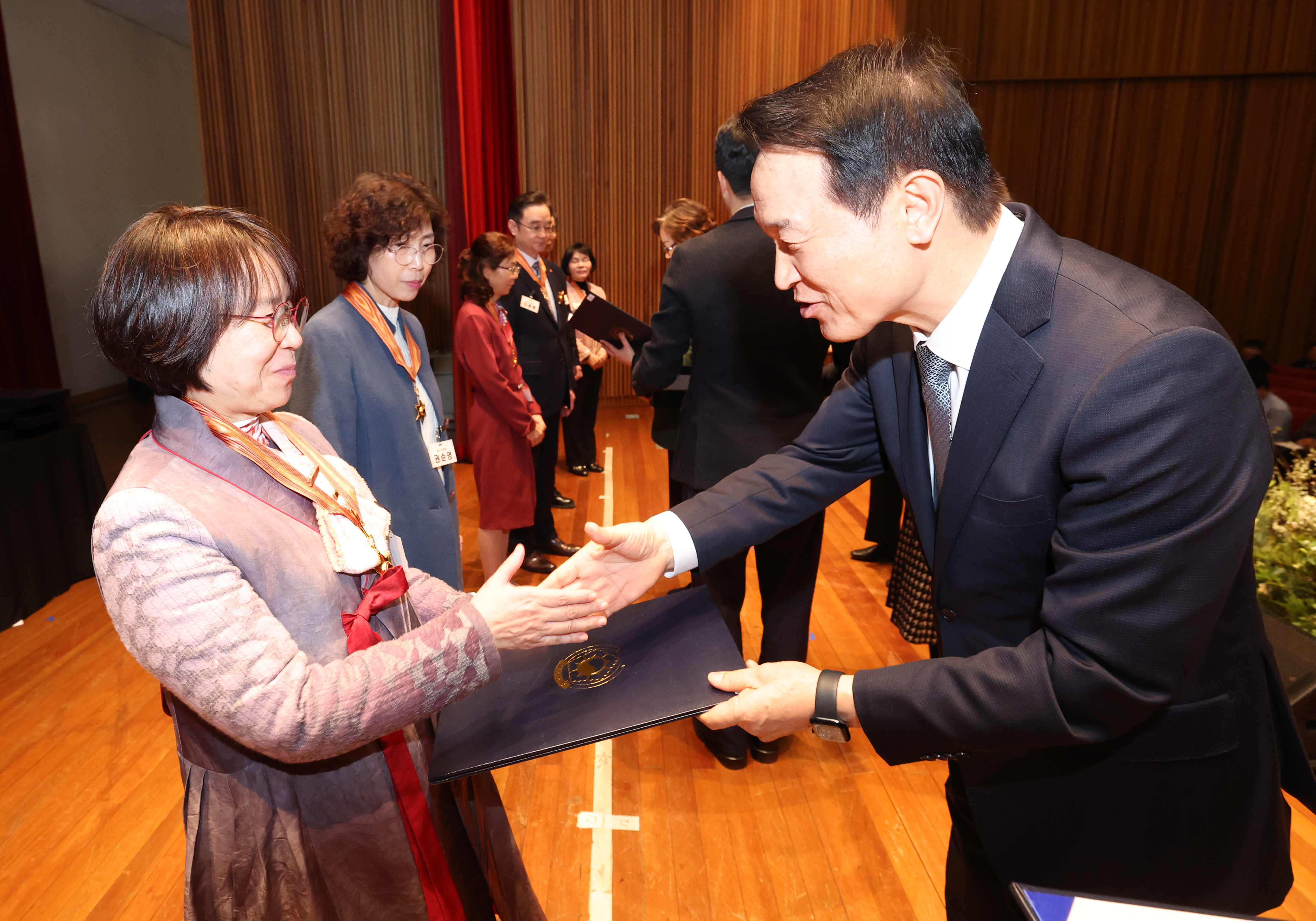 '2024년 퇴직교원 훈.포장 및 표창장 전수식'3 이미지