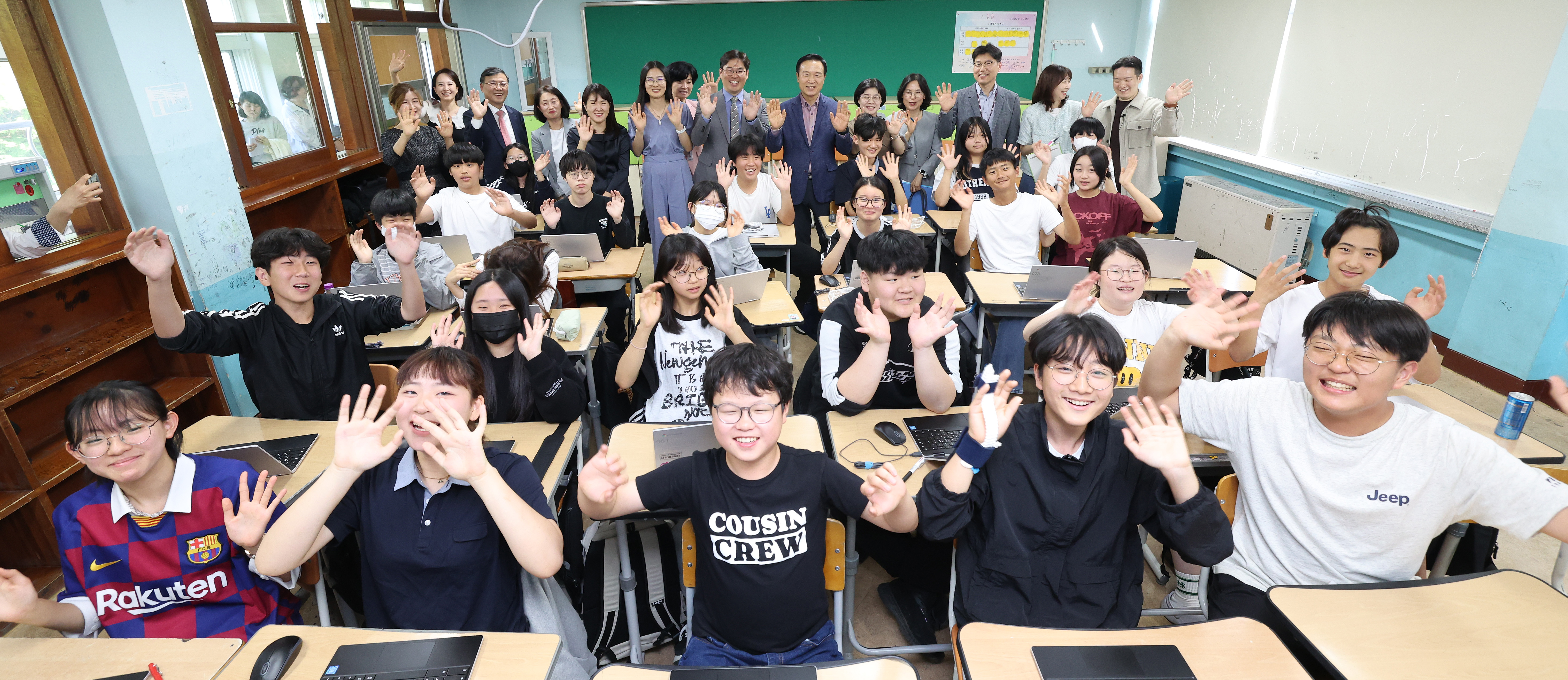 광주 광수중 인공지능(AI)을 활용한 '물질의 구성' 단원 과학 수업을 참관1 이미지