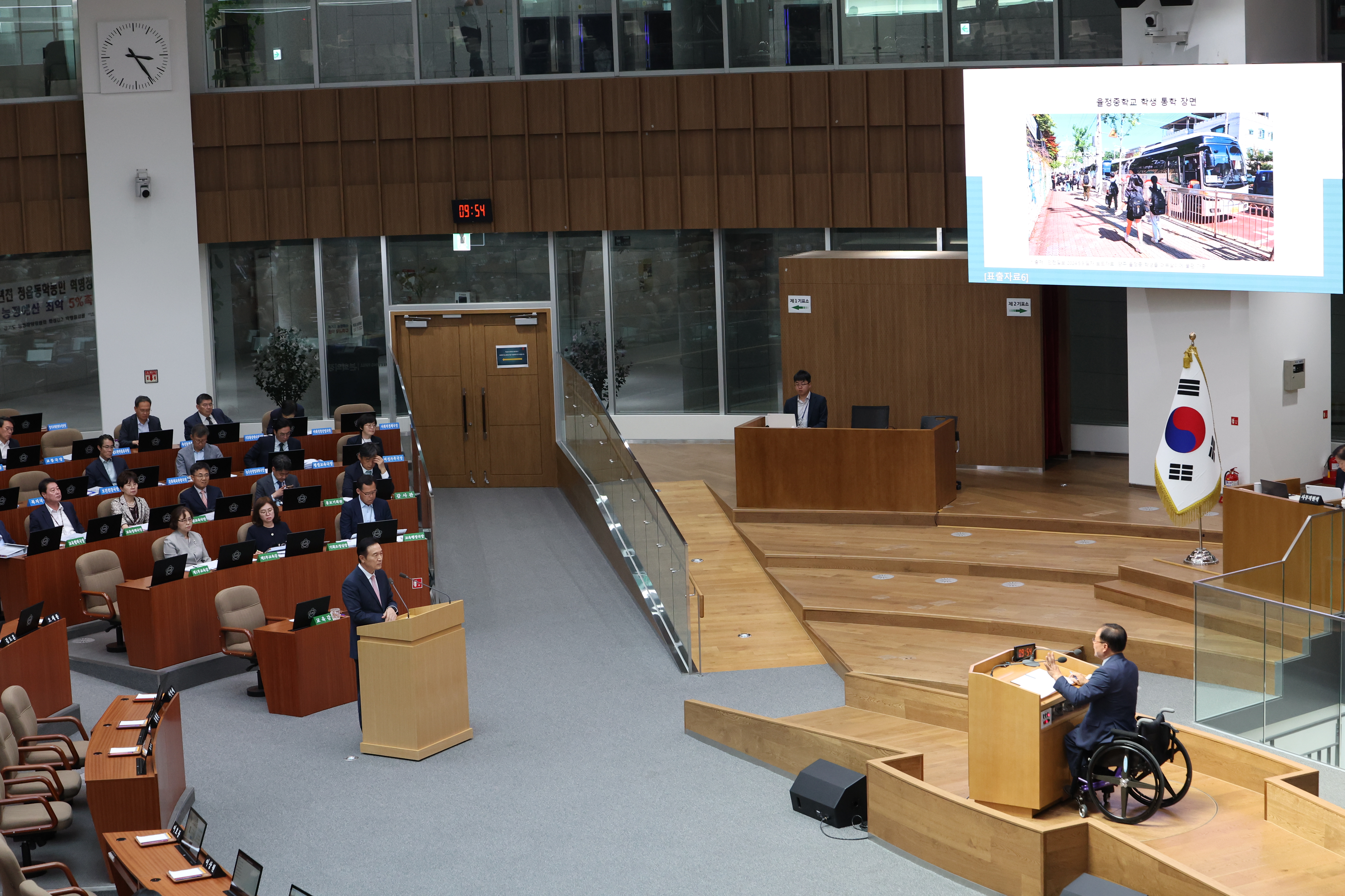제324회 정례회 제2차 본회의2 이미지
