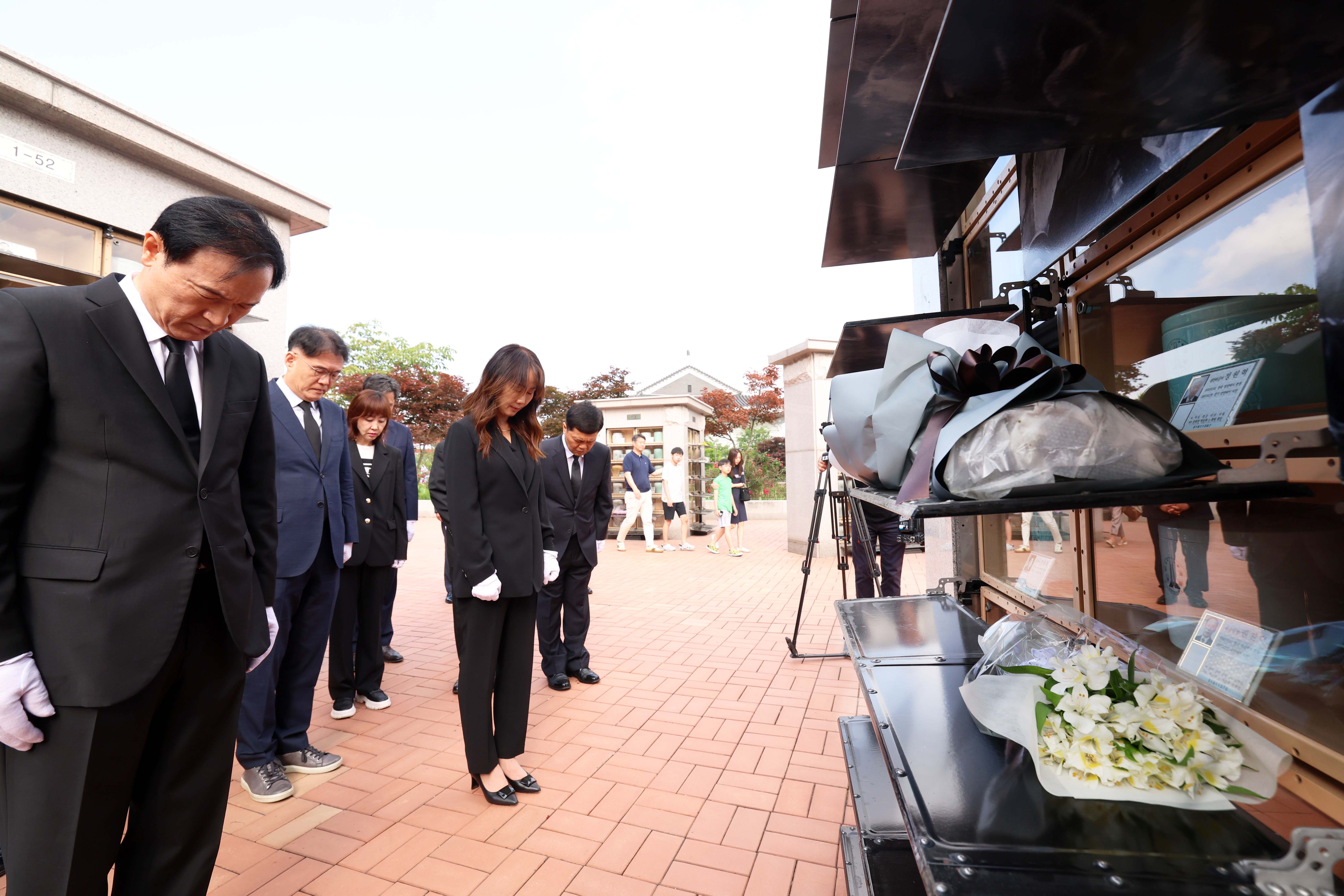 제68회 현충일 맞아 이천호국원 현충탑 및 학도병 묘역 참배1 이미지