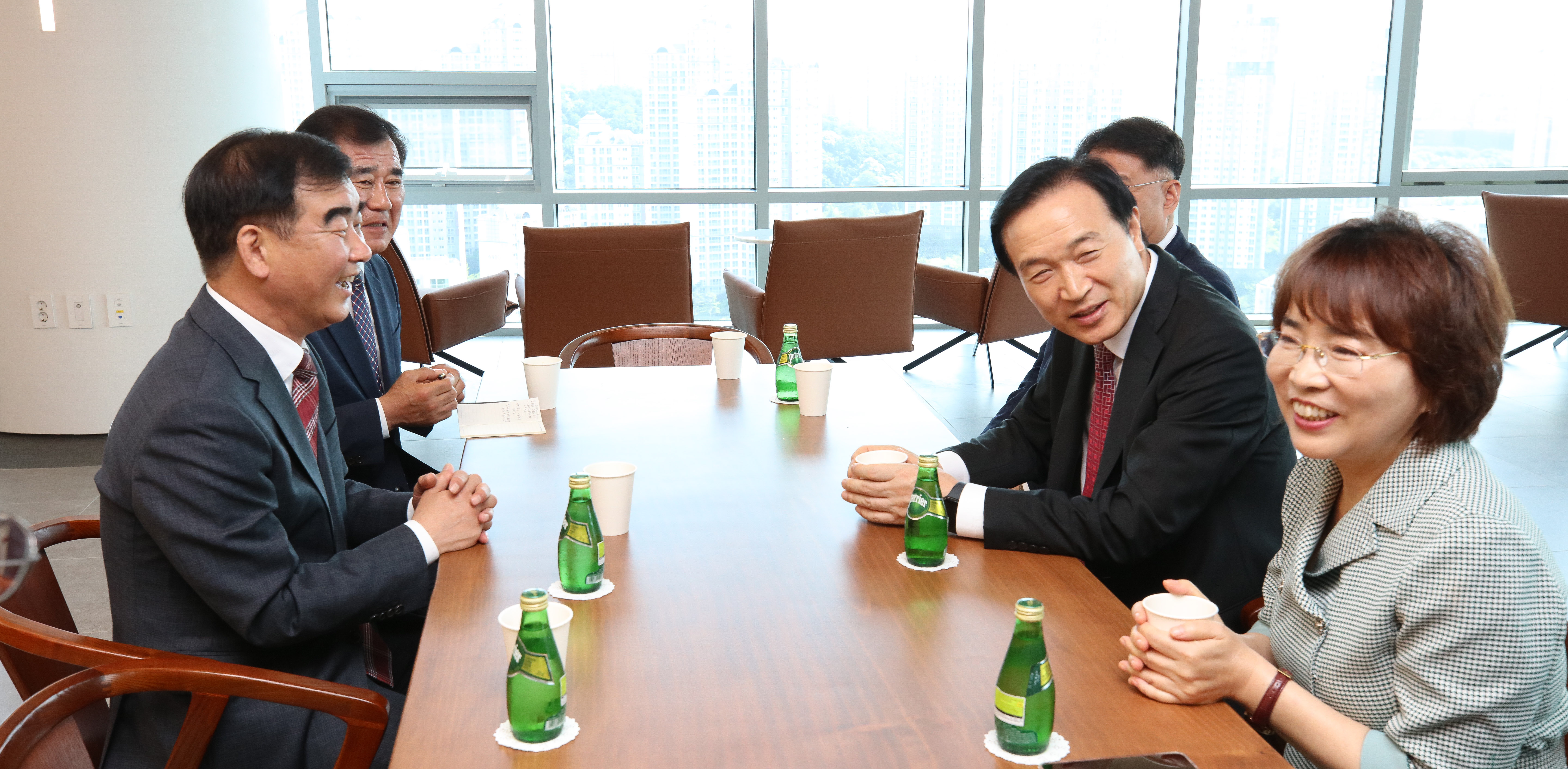 염종현 경기도의회 의장 경기도교육청 신청사 이전 축하3 이미지