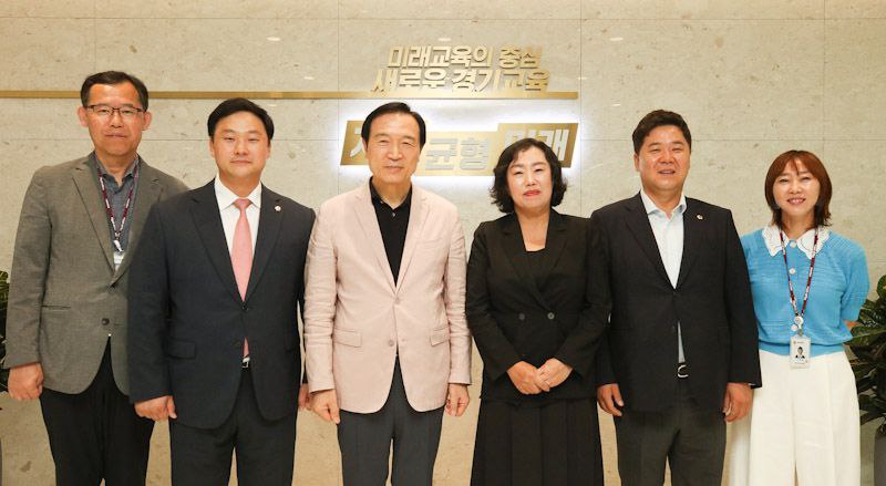 경기도의회 국민의힘 곽미숙 대표의원 신청사 이주 축하 방문1 이미지
