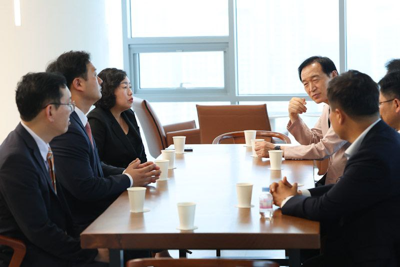 경기도의회 국민의힘 곽미숙 대표의원 신청사 이주 축하 방문4 이미지