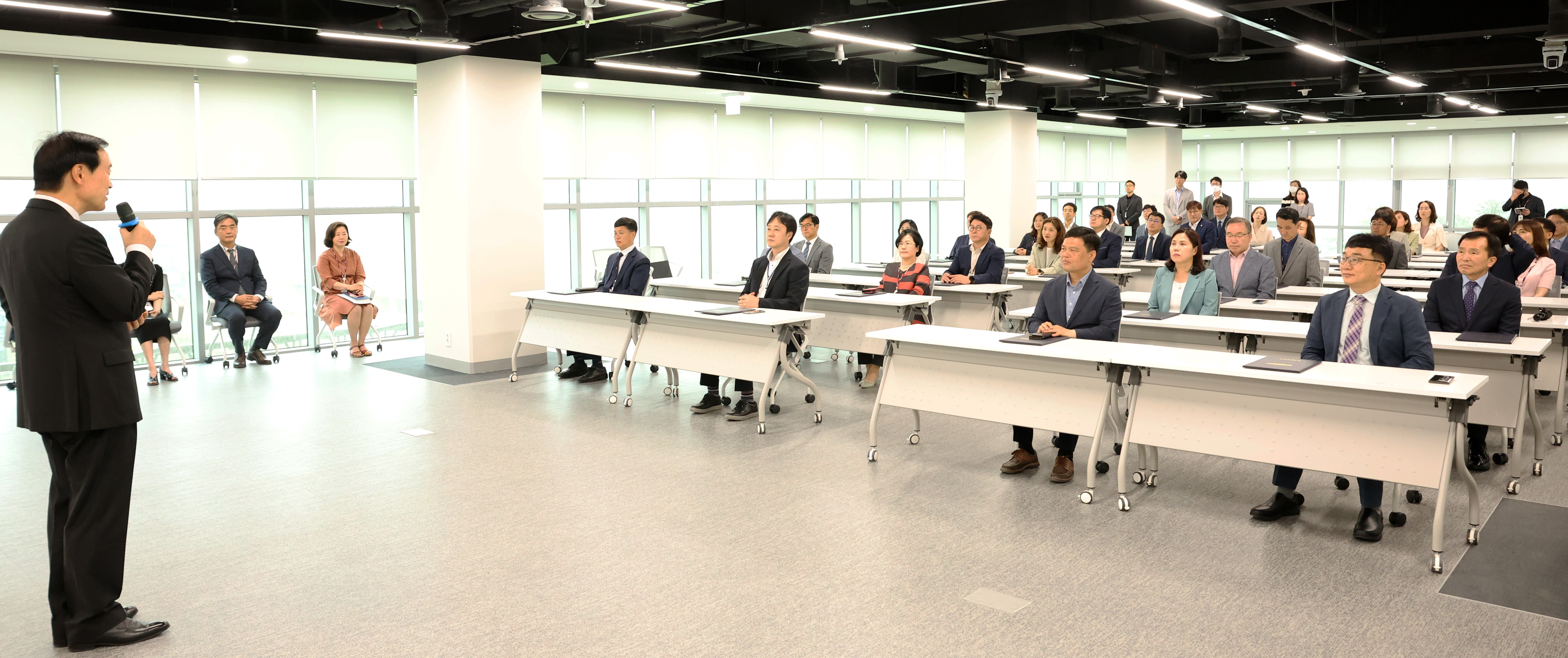 5급 이상 임명장 수여식2 이미지