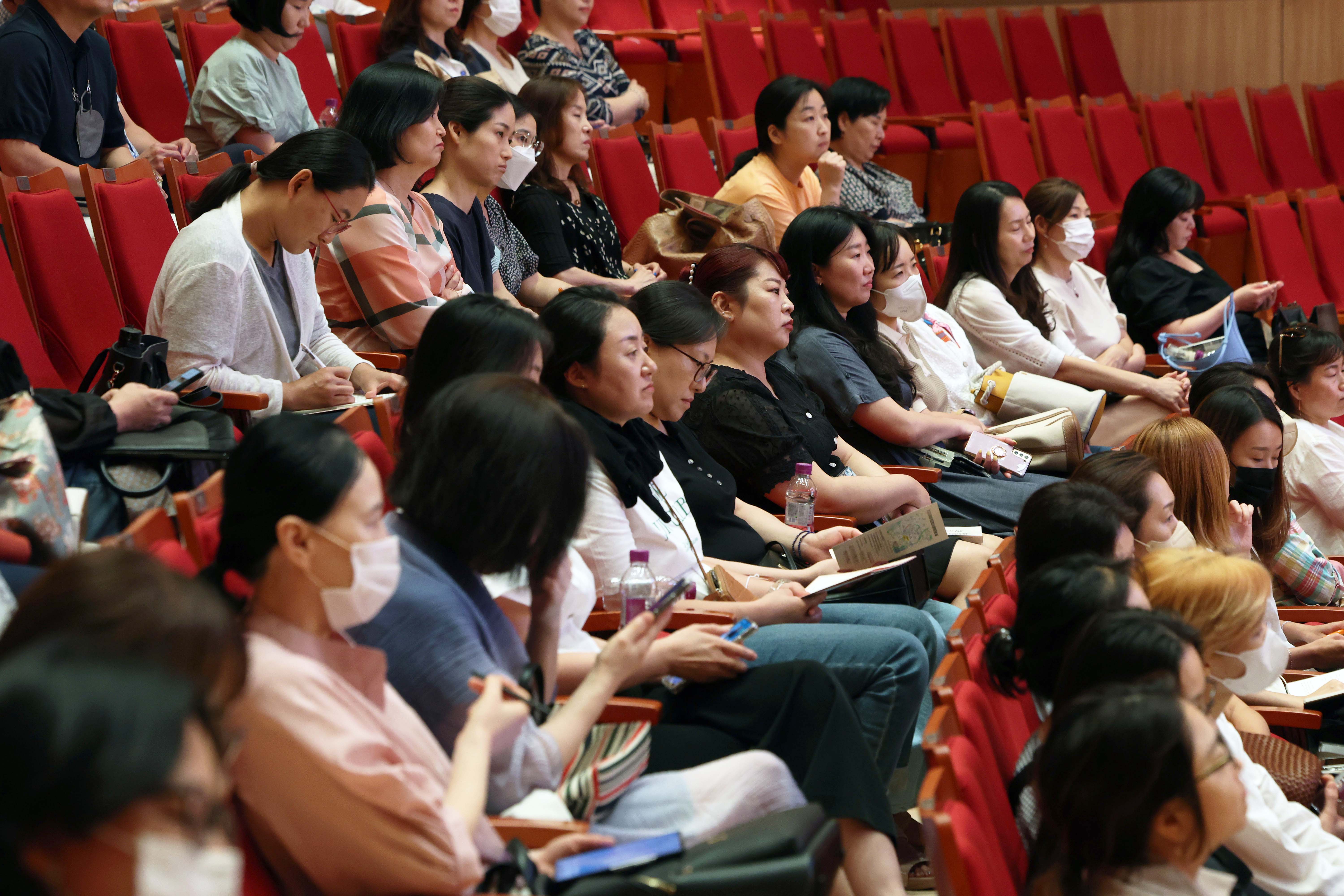 '학부모, 온 마음으로 교육을 품다'라는 온품 학부모 교육 특강2 이미지
