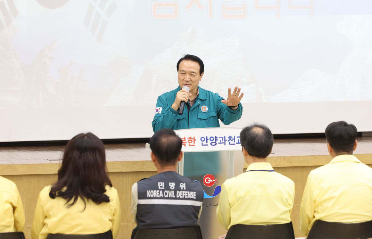 ‘2023 을지연습' 근무자들 격려3 이미지